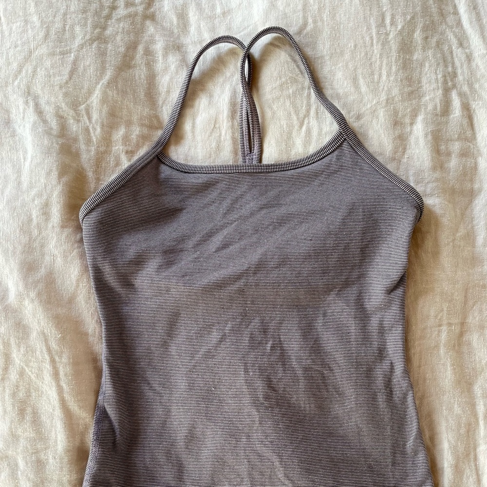 Lululemon athletic top with built in bra